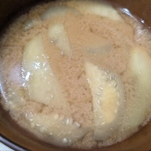 里芋となすの味噌汁